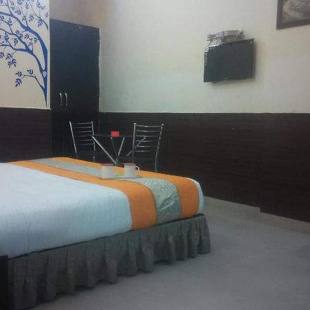 Lazeez Hotell New Delhi Eksteriør bilde