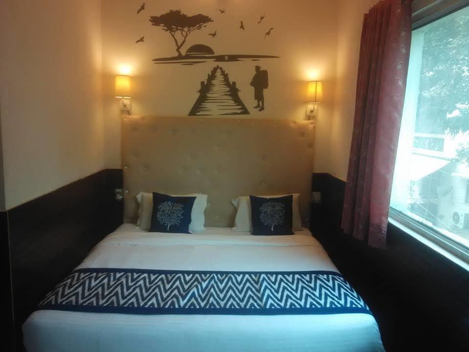 Lazeez Hotell New Delhi Eksteriør bilde