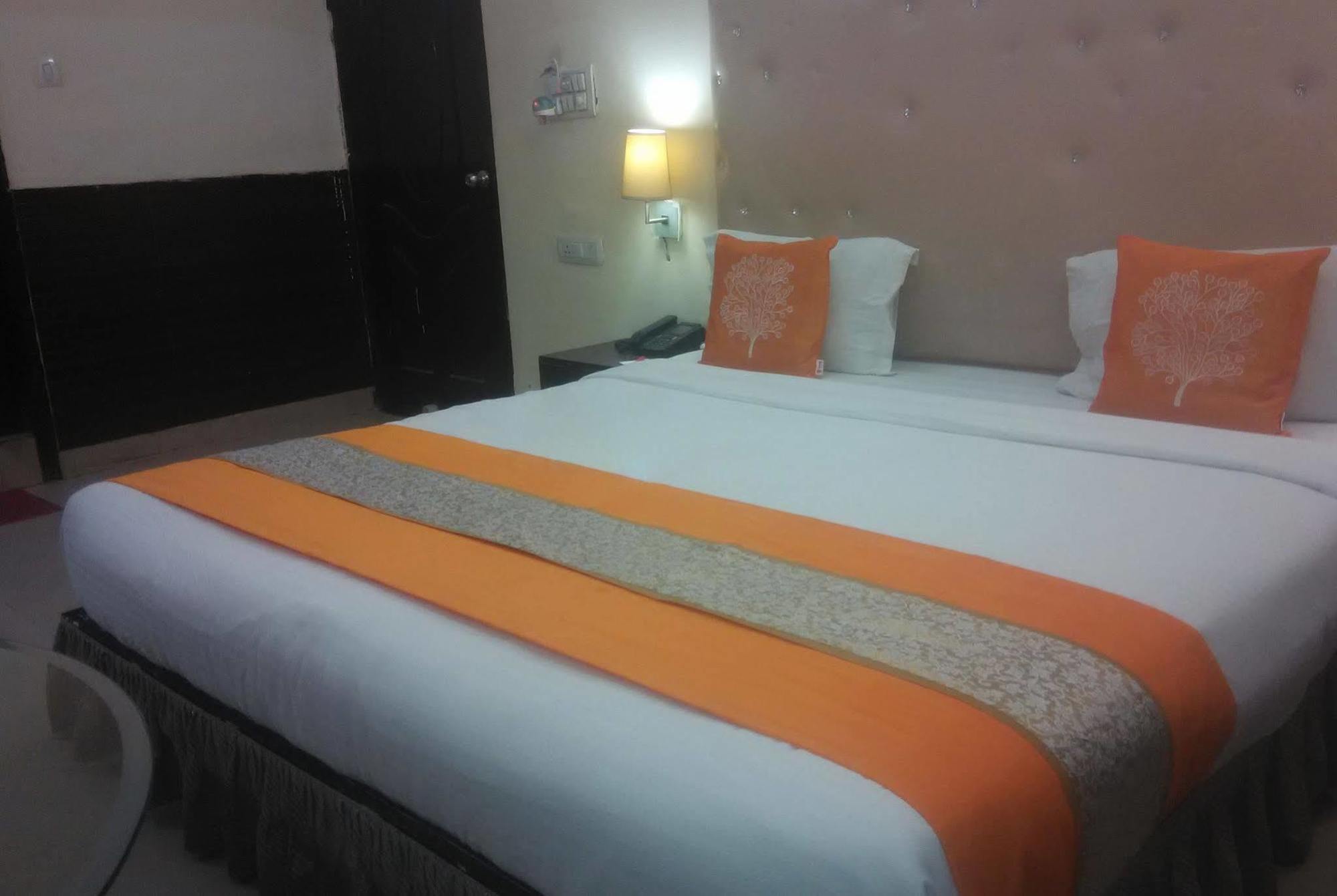 Lazeez Hotell New Delhi Eksteriør bilde